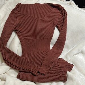 Ribbed Long Sleeve Sweater in Brown